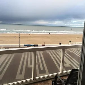 https://beach-apartments.zandvoort-hotels.com