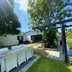 https://free-standing-bungalow-between-haarlem-and-amsterdam.ihotelsrotterdam.com
